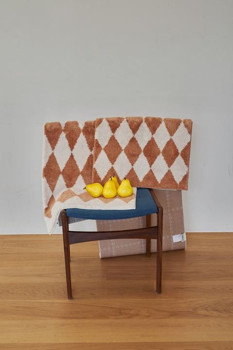 Rug (Argyle Peach)
